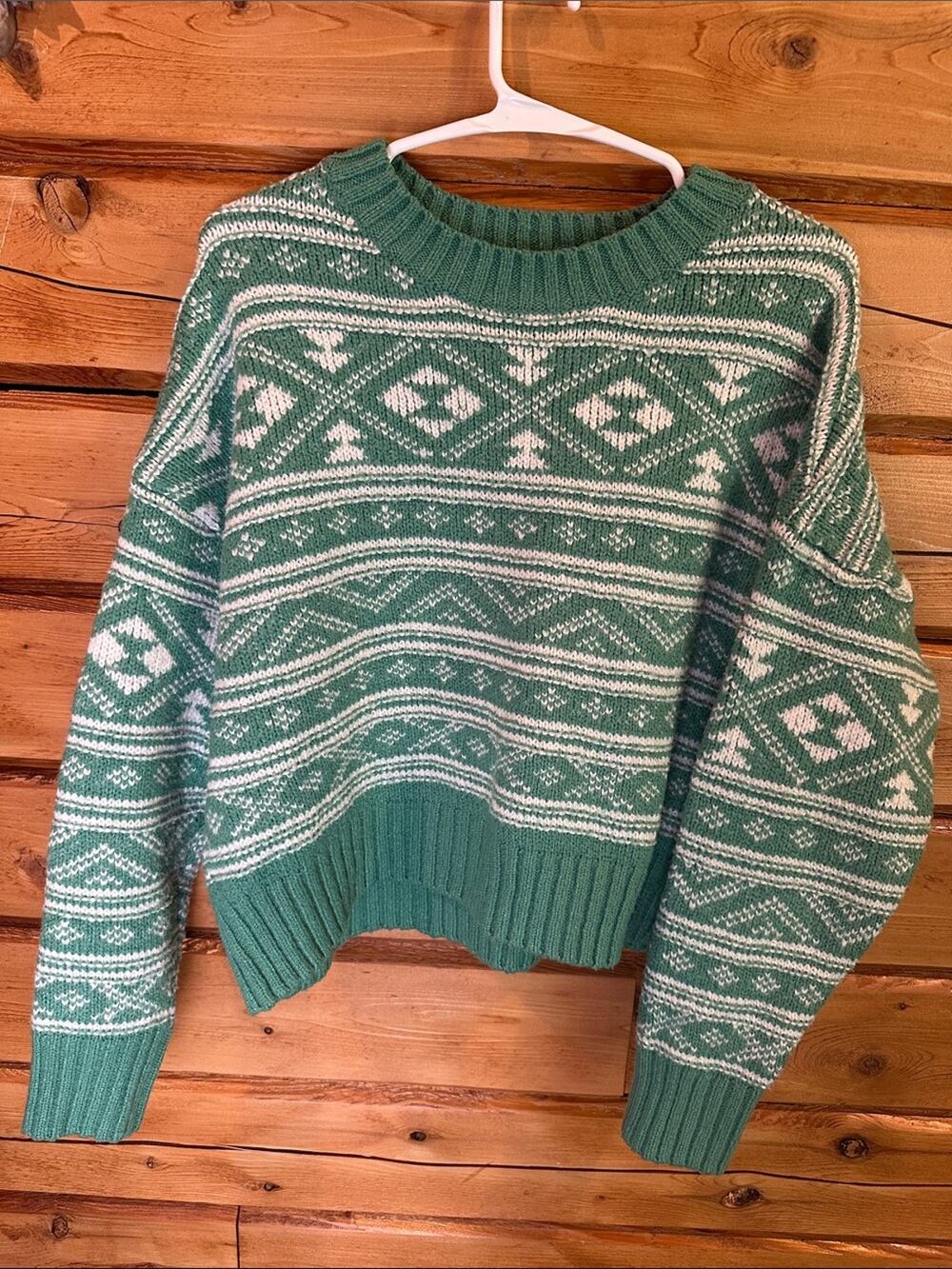 American Eagle Outfitters Green and White Fair Isle Crewneck Sweater